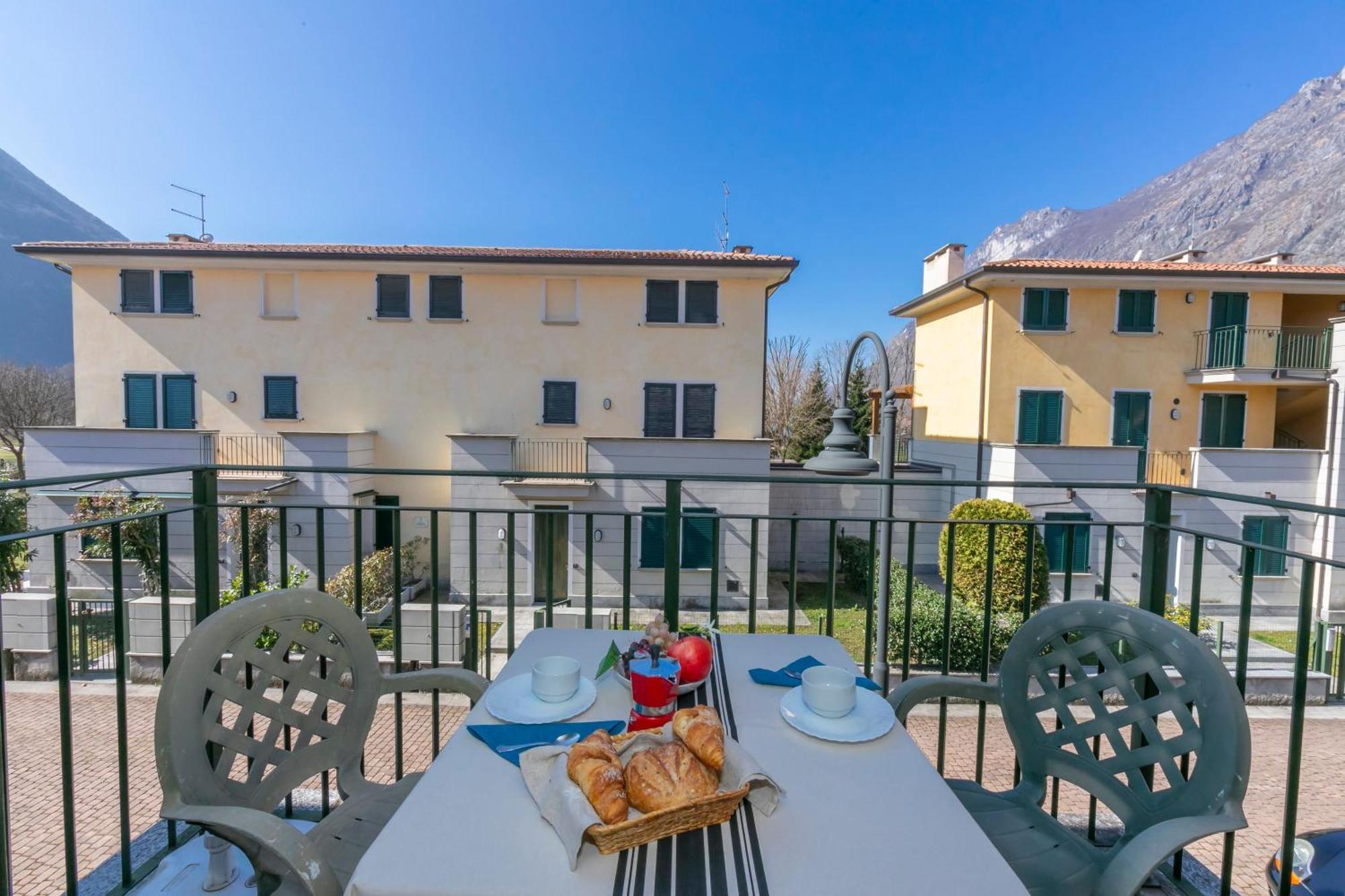 Budget Village Apartments - Porto Letizia Porlezza Exterior foto